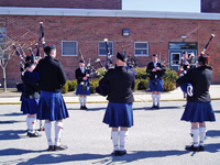 A dozen pipers piping