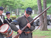 Priming the musket